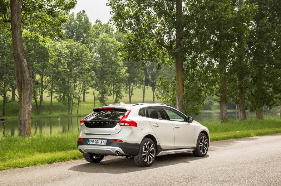  Volvo V40 D3 Cross Country 2016 года  (WW) (фото 26 из 33)
